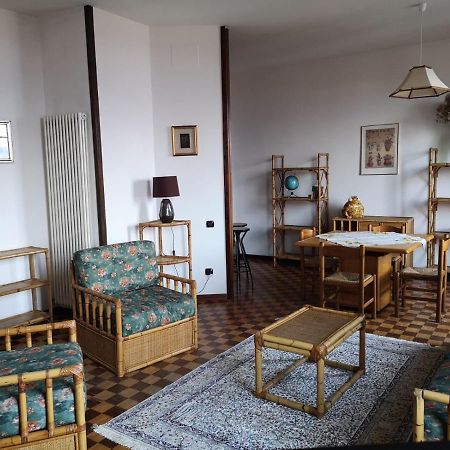 Appartamento Le Due Rocche 아로나 외부 사진
