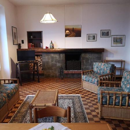 Appartamento Le Due Rocche 아로나 외부 사진